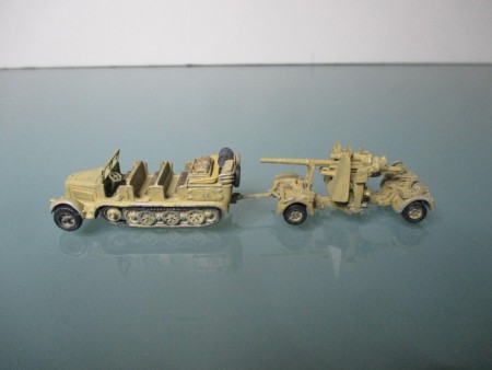 Airfix Sdkfz7 & 88mm2.JPG